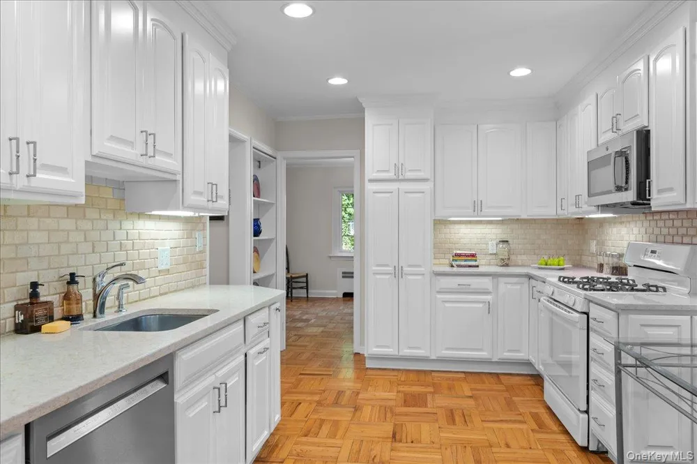 55 Argyle Road Scarsdale, NY 10583