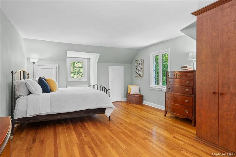 55 Argyle Road Scarsdale, NY 10583