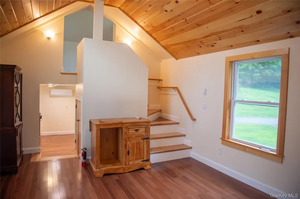 449 Quaker Lane #COTTAGE Hyde Park, NY 12538