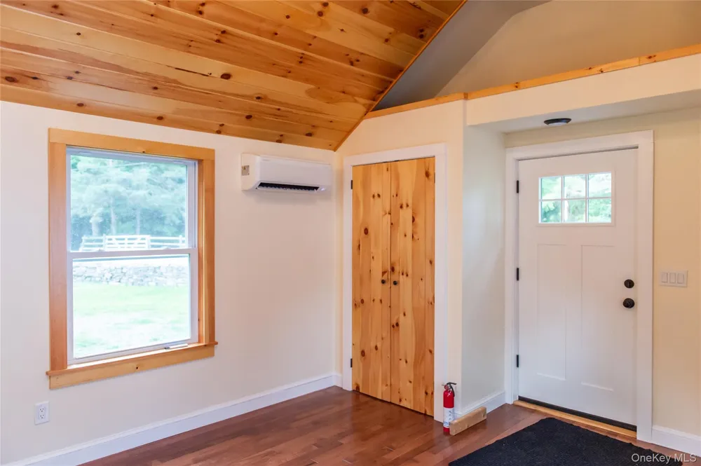 449 Quaker Lane #COTTAGE Hyde Park, NY 12538