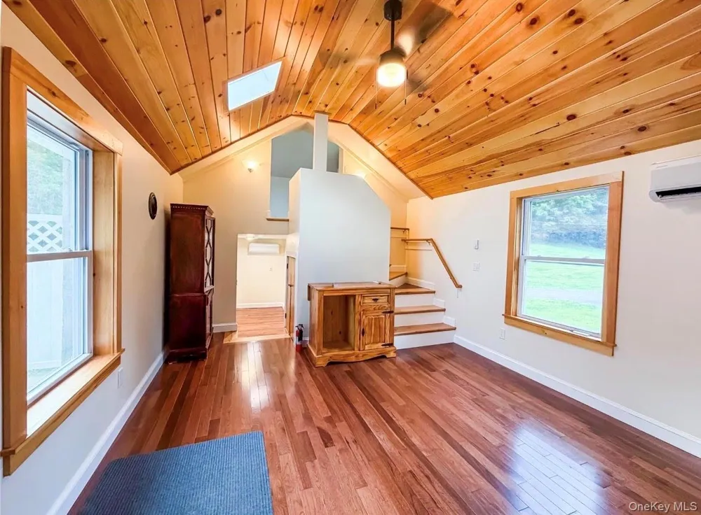 449 Quaker Lane #COTTAGE Hyde Park, NY 12538