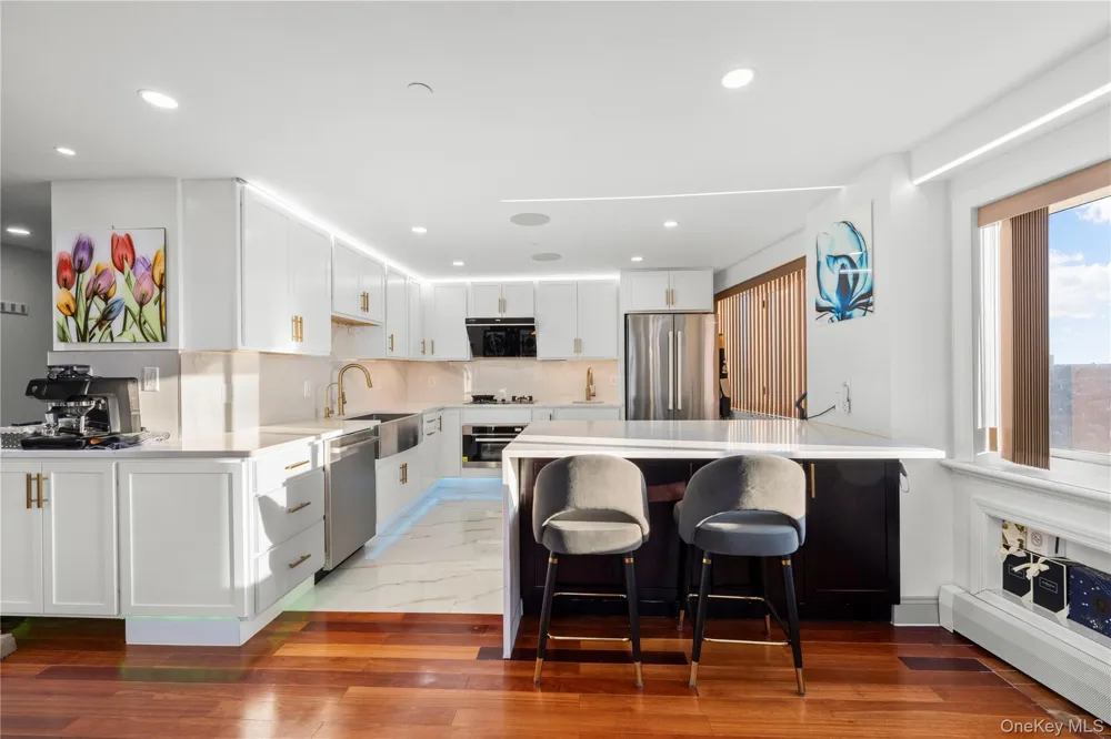 43-18 Main Street #12A Flushing, NY 11355