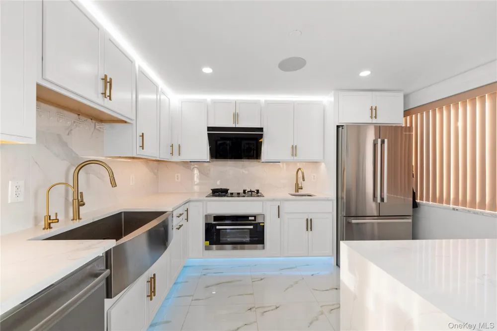 43-18 Main Street #12A Flushing, NY 11355