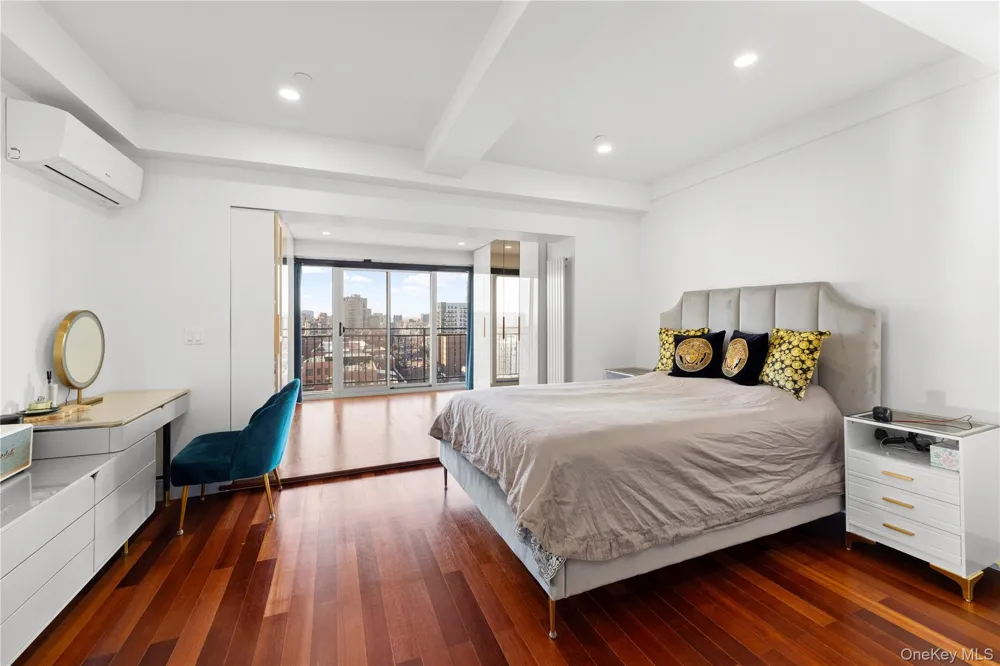 43-18 Main Street #12A Flushing, NY 11355
