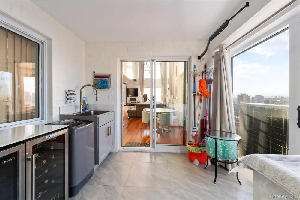 43-18 Main Street #12A Flushing, NY 11355