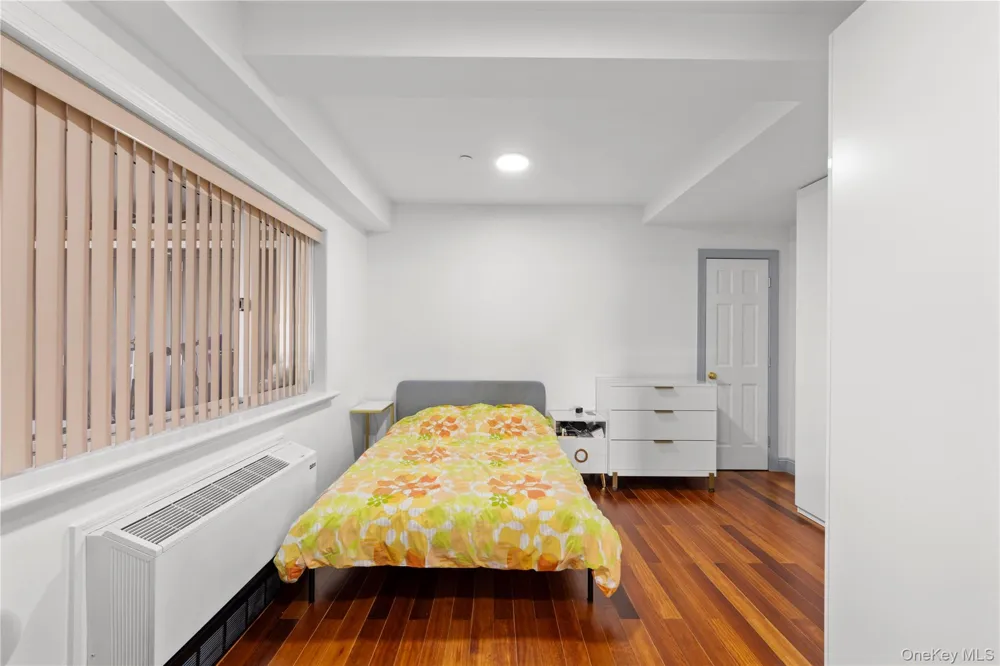 43-18 Main Street #12A Flushing, NY 11355