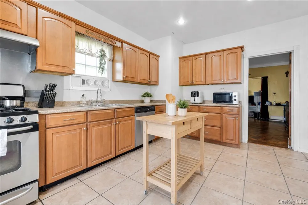 88-49 185th Street Hollis, NY 11423