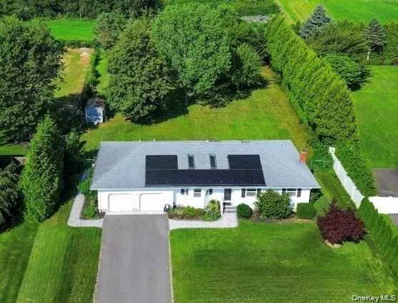 124 Donna Drive Baiting Hollow, NY 11933