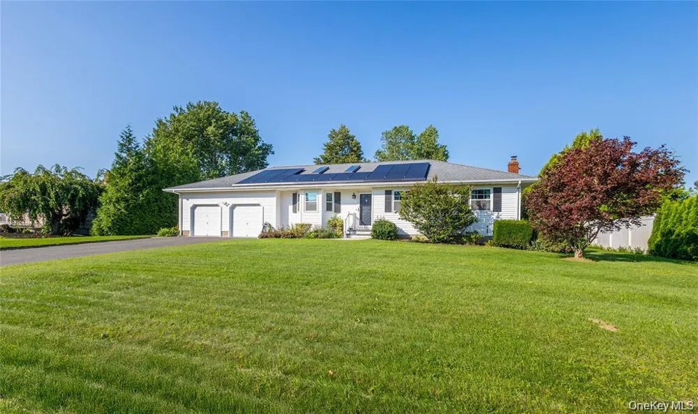 124 Donna Drive Baiting Hollow, NY 11933