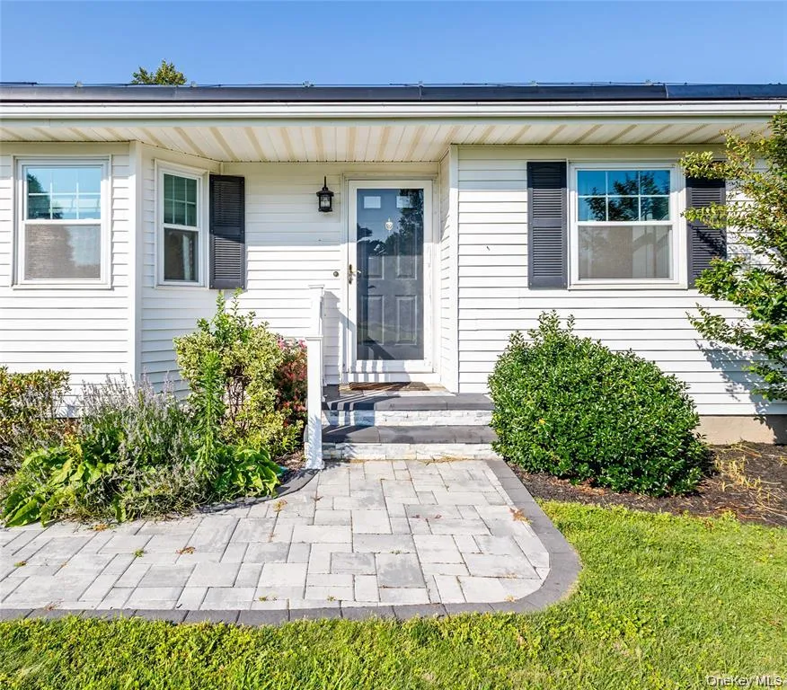 124 Donna Drive Baiting Hollow, NY 11933