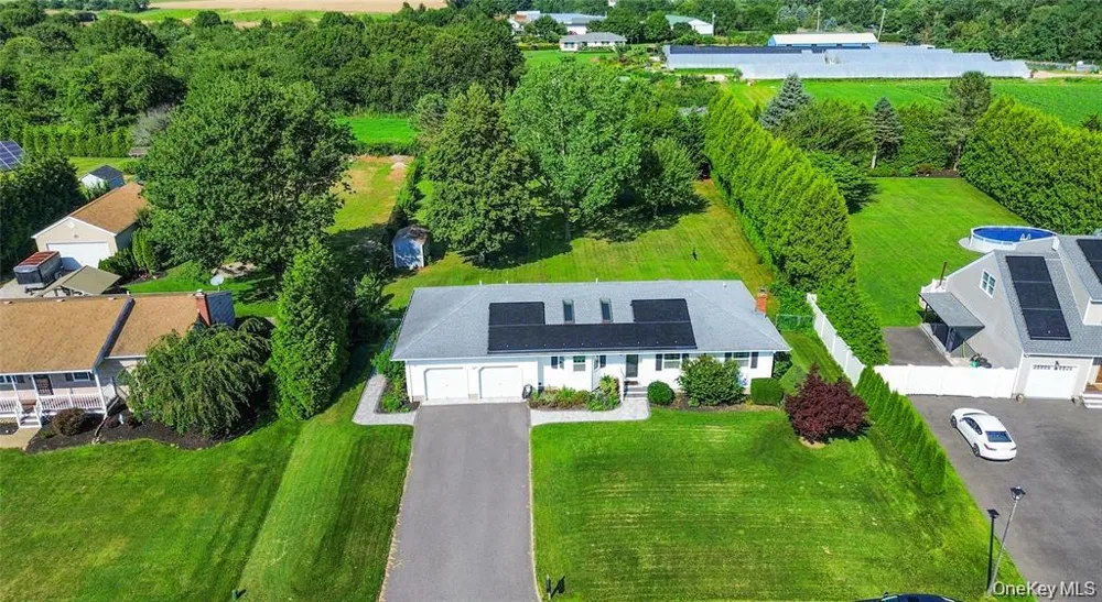 124 Donna Drive Baiting Hollow, NY 11933