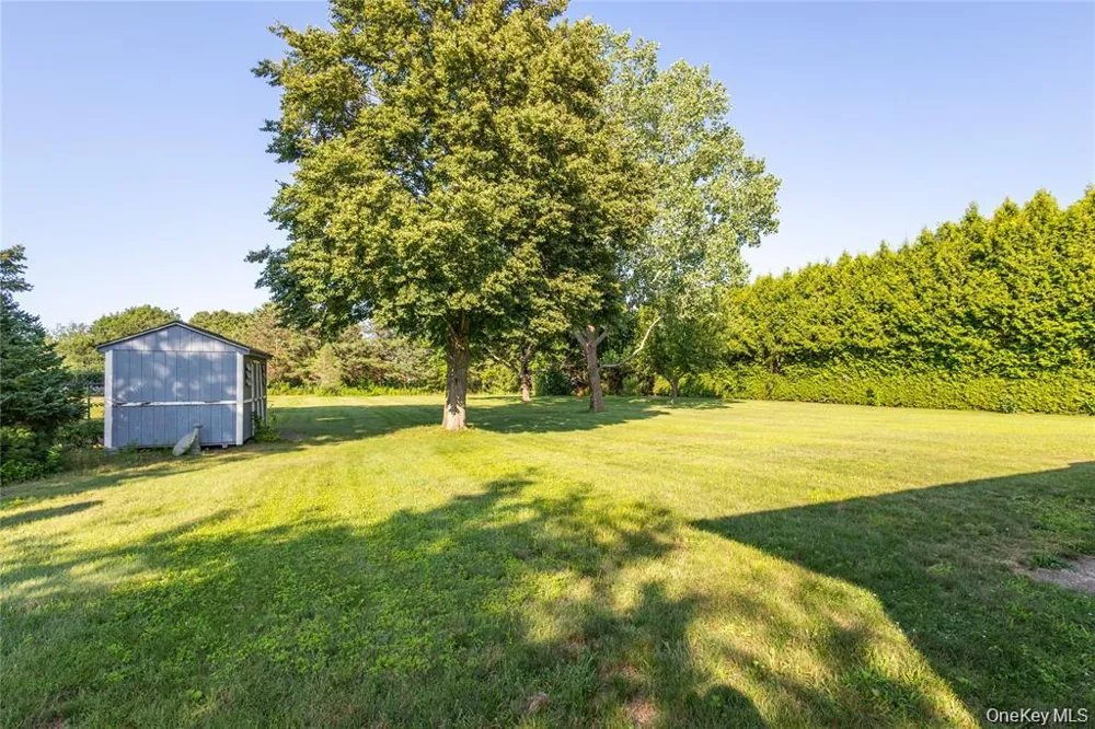 124 Donna Drive Baiting Hollow, NY 11933