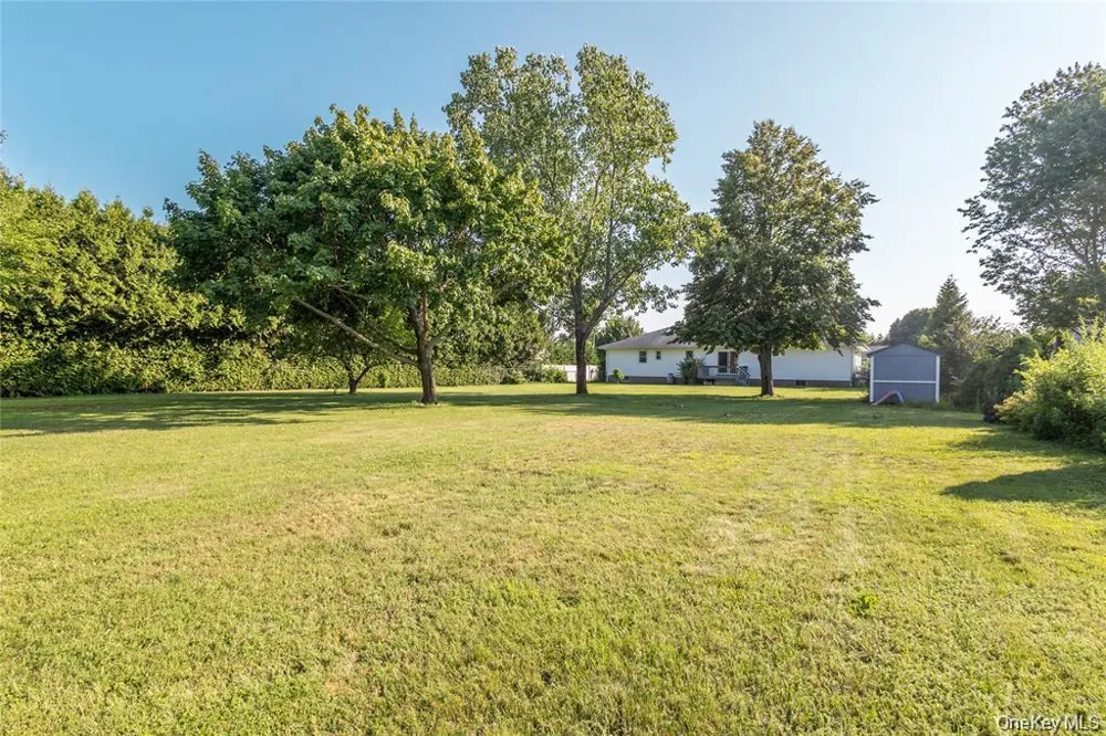 124 Donna Drive Baiting Hollow, NY 11933