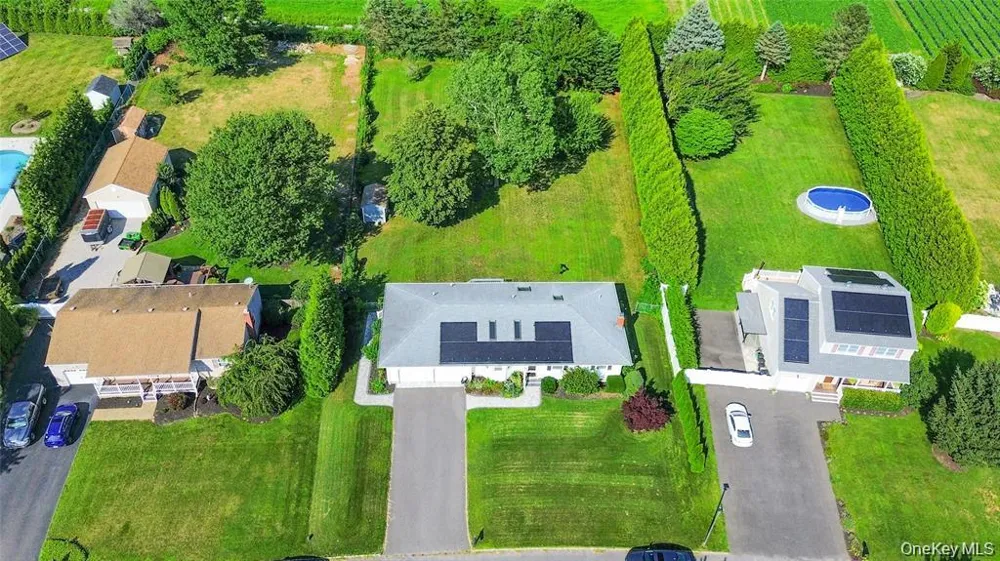 124 Donna Drive Baiting Hollow, NY 11933