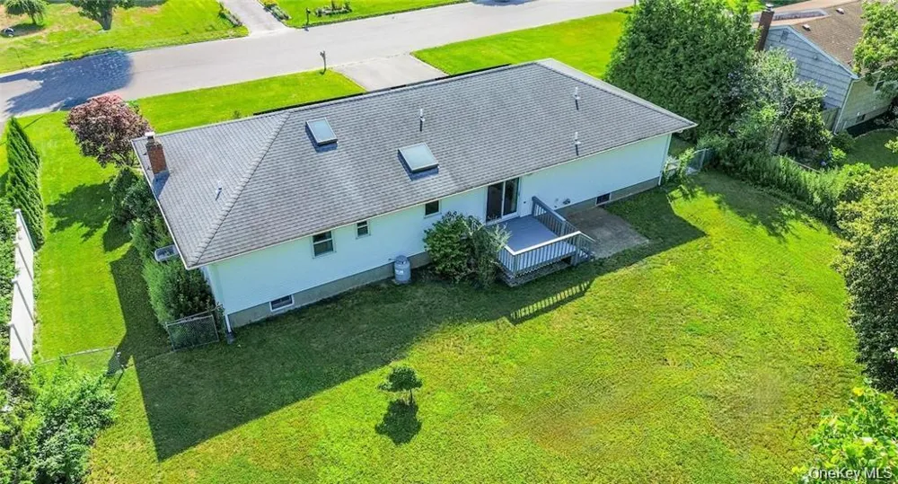 124 Donna Drive Baiting Hollow, NY 11933