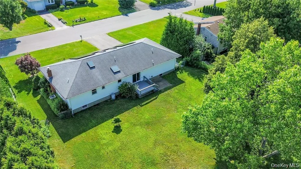 124 Donna Drive Baiting Hollow, NY 11933
