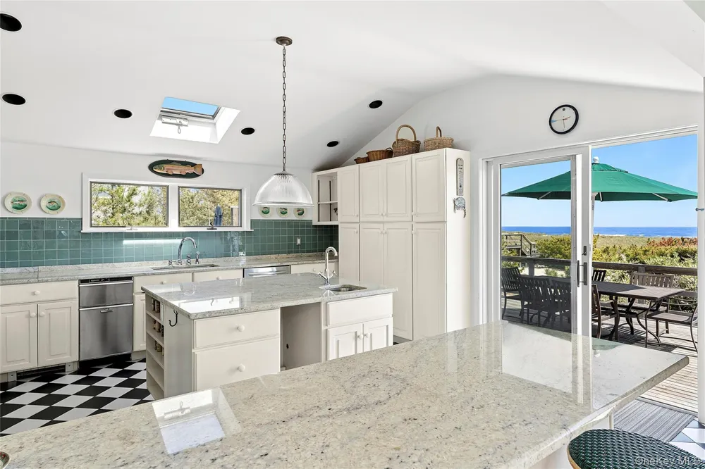 405 Dune Road Westhampton Beach, NY 11978