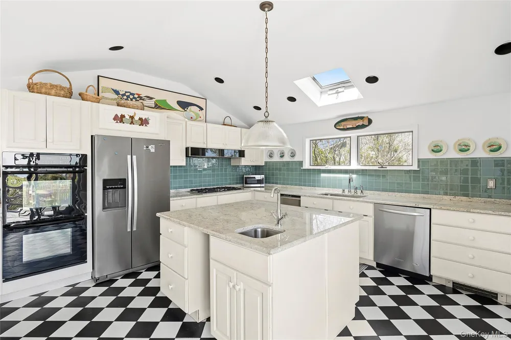 405 Dune Road Westhampton Beach, NY 11978