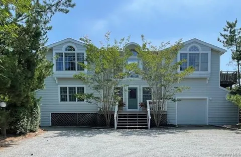 405 Dune Road