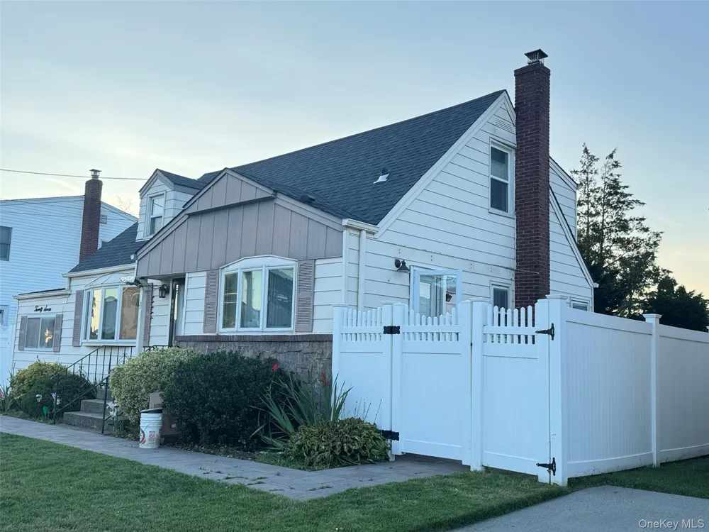 27 Edward Street Bethpage, NY 11714
