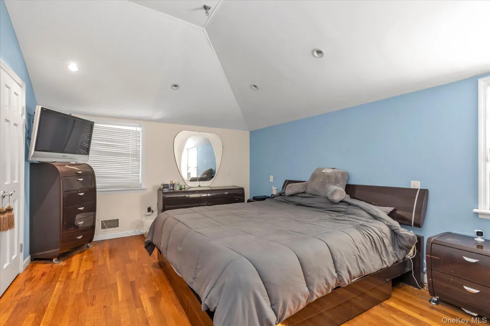 1992 Merrick Avenue Merrick, NY 11566