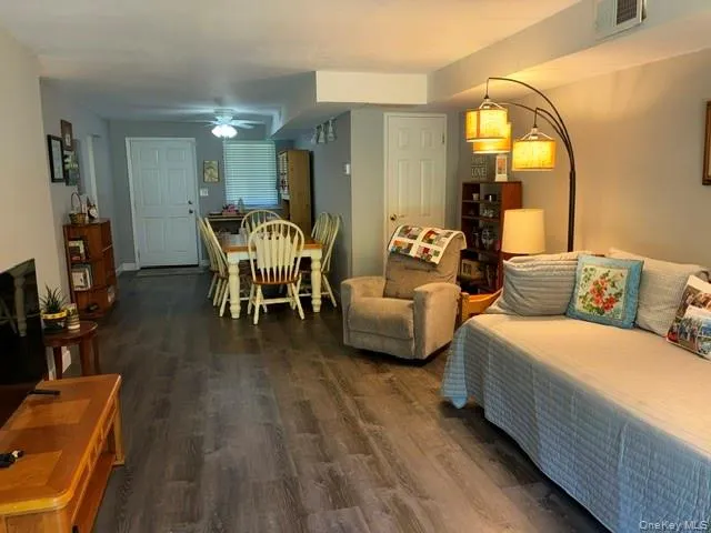 66 Pinebrook Place #66 Bay Shore, NY 11706