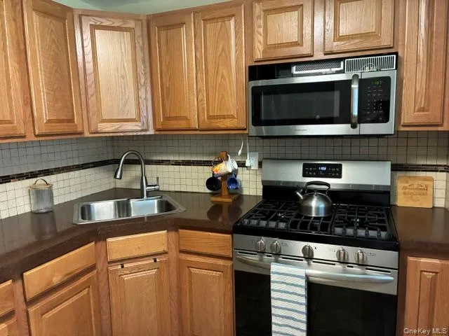 66 Pinebrook Place #66 Bay Shore, NY 11706