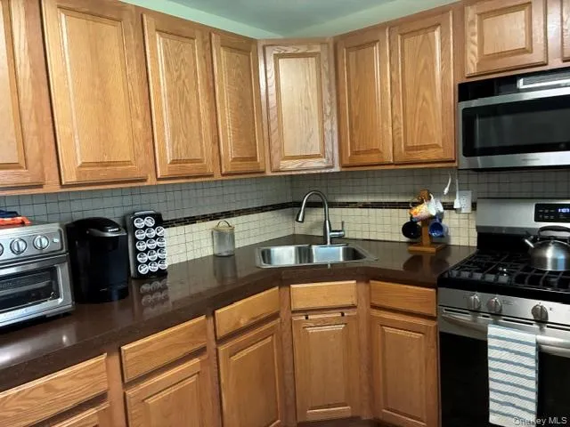 66 Pinebrook Place #66 Bay Shore, NY 11706