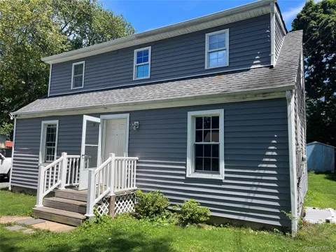 32 7th Avenue S