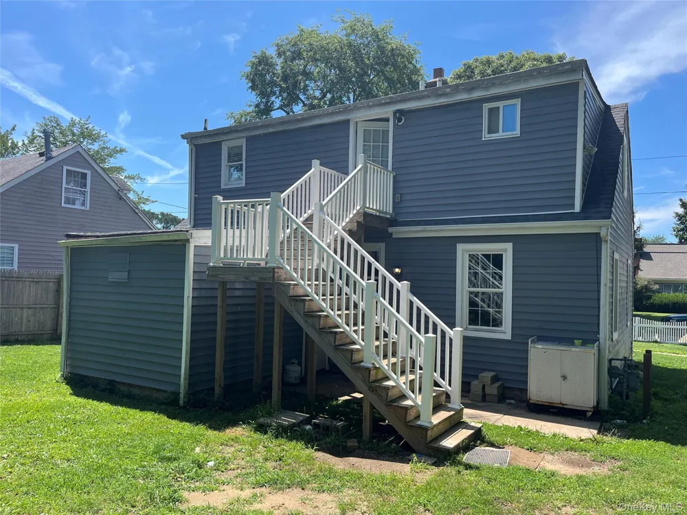 32 7th Avenue S Huntington Station, NY 11746
