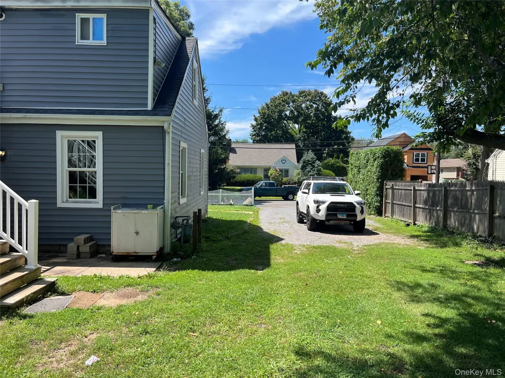 32 7th Avenue S Huntington Station, NY 11746