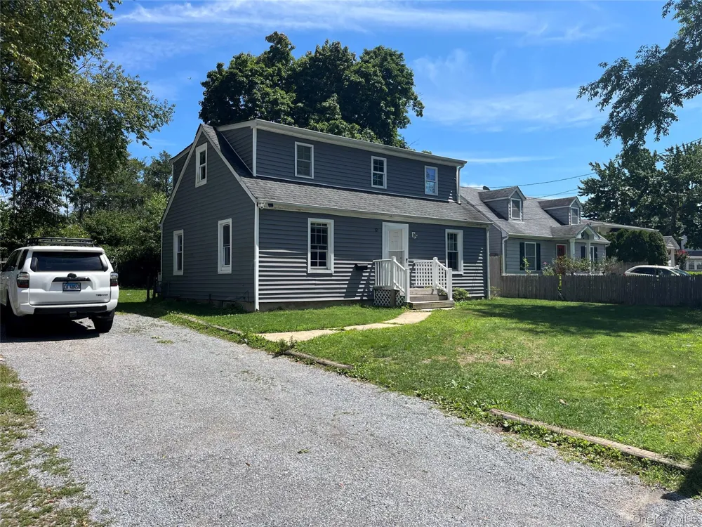 32 7th Avenue S Huntington Station, NY 11746