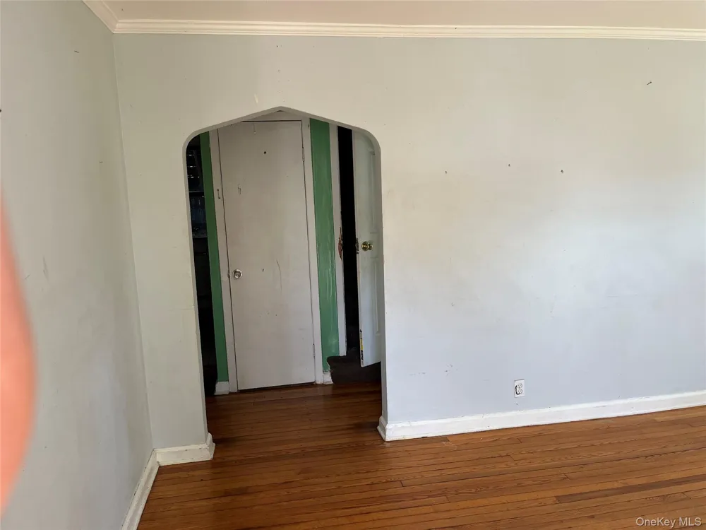32 7th Avenue S Huntington Station, NY 11746