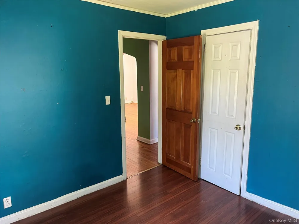 32 7th Avenue S Huntington Station, NY 11746
