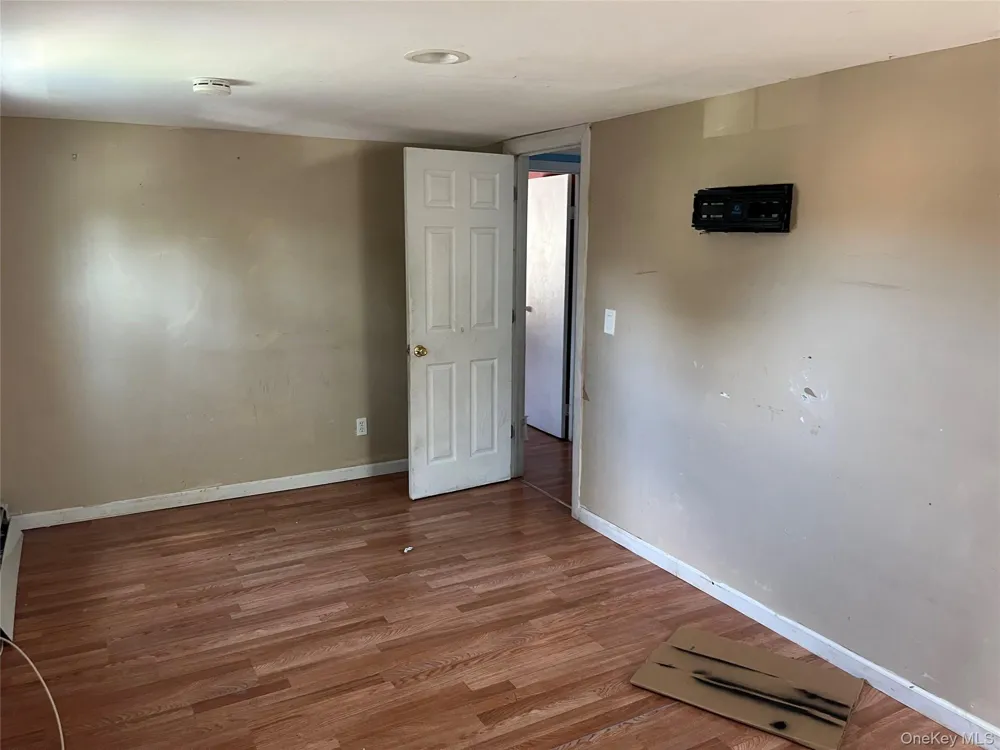 32 7th Avenue S Huntington Station, NY 11746