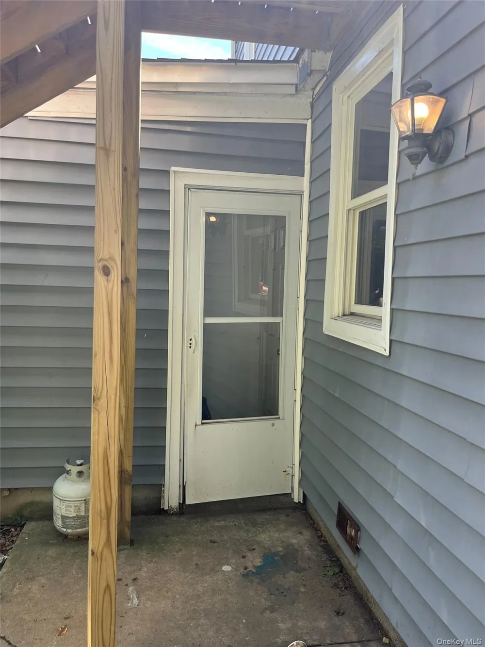 32 7th Avenue S Huntington Station, NY 11746