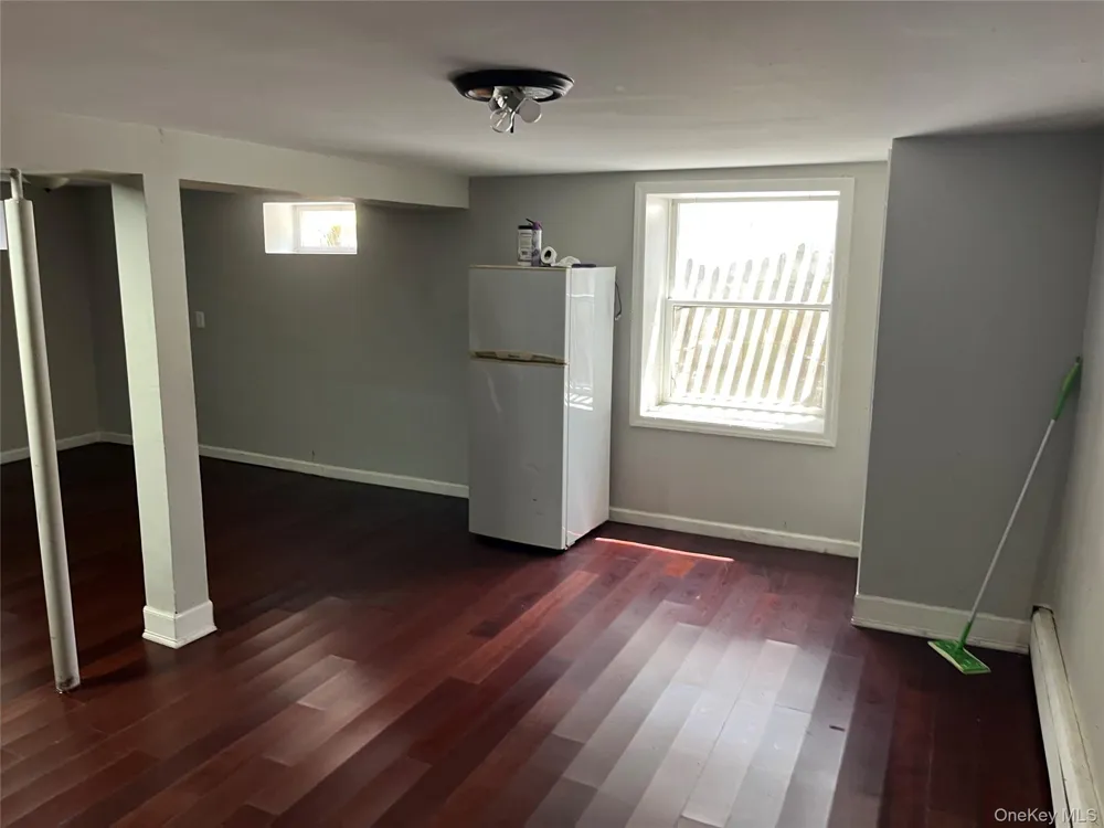 32 7th Avenue S Huntington Station, NY 11746