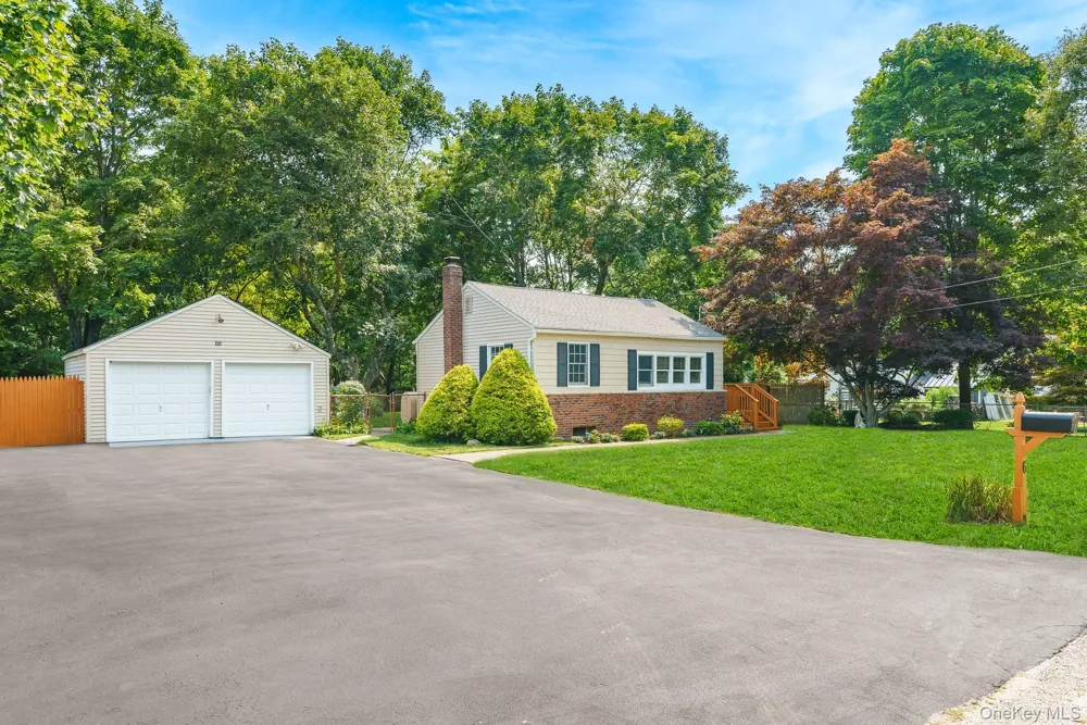 6 Hines Road Middle Island, NY 11953