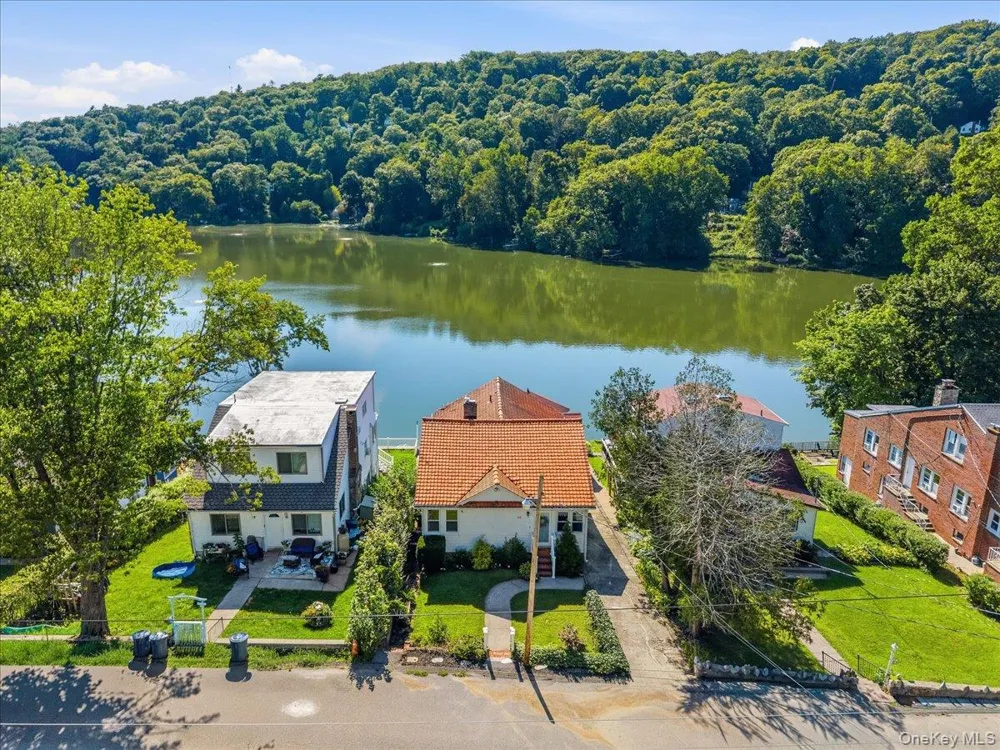 65 Lake Drive Lake Peekskill, NY 10537