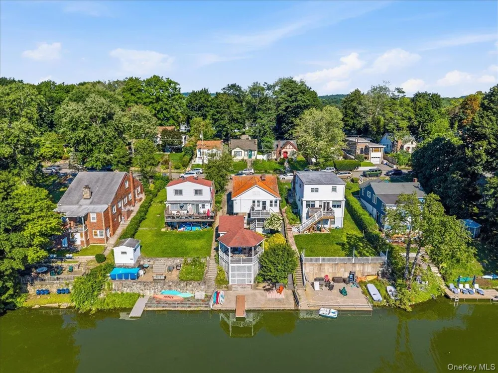 65 Lake Drive Lake Peekskill, NY 10537