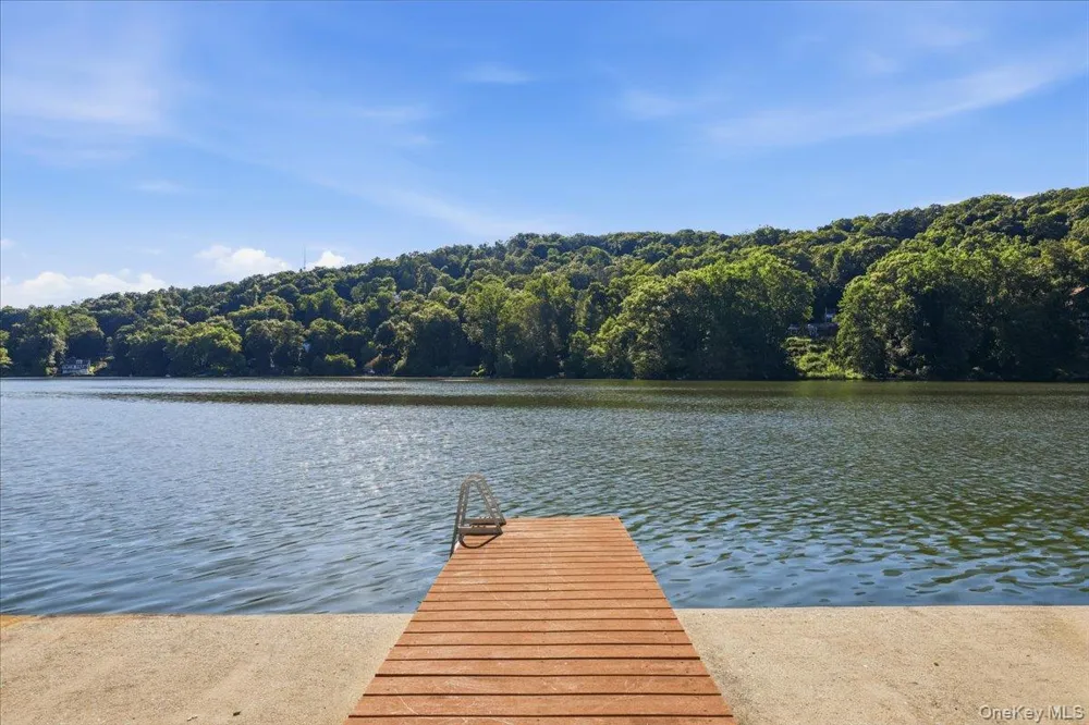 65 Lake Drive Lake Peekskill, NY 10537