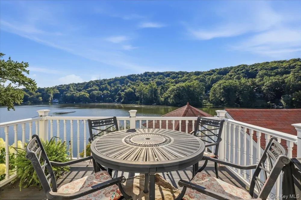 65 Lake Drive Lake Peekskill, NY 10537