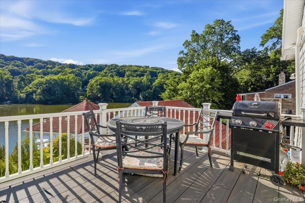 65 Lake Drive Lake Peekskill, NY 10537