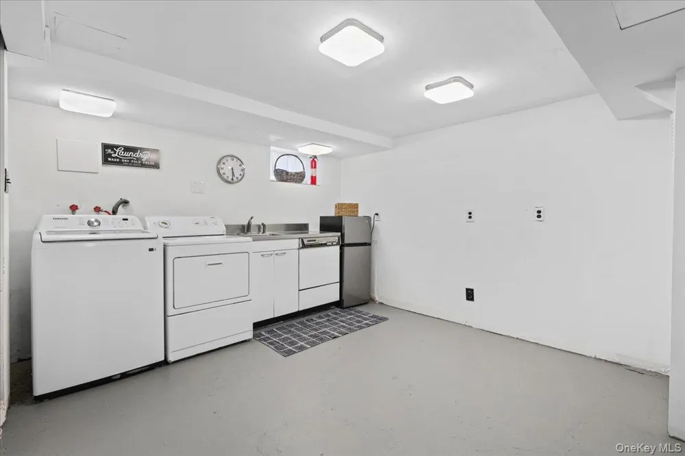 65 Lake Drive Lake Peekskill, NY 10537