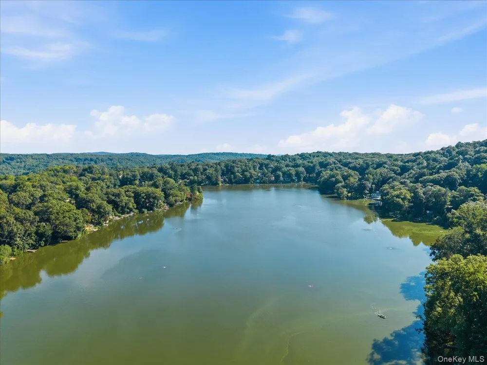 65 Lake Drive Lake Peekskill, NY 10537