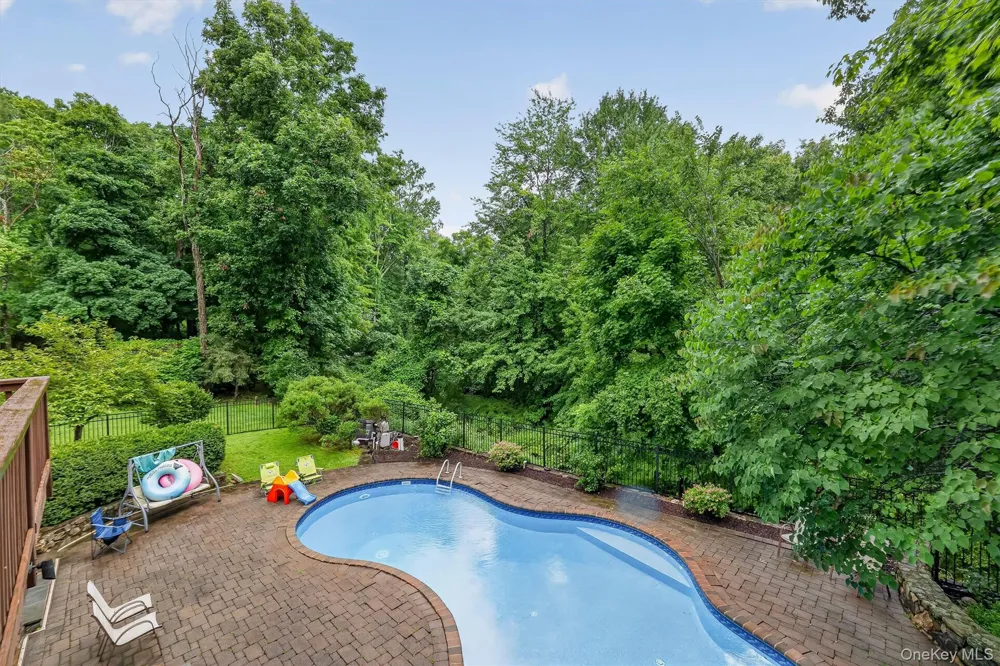 1 Stonefield Court Cortlandt Manor, NY 10567