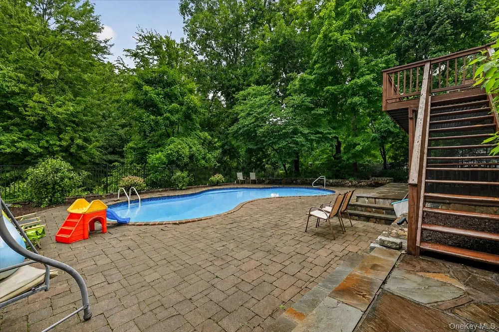 1 Stonefield Court Cortlandt Manor, NY 10567