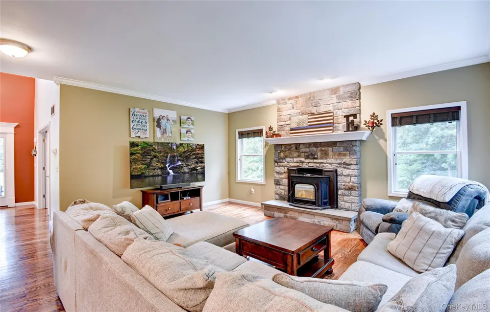 28 Hickory Lane Westtown, NY 10998