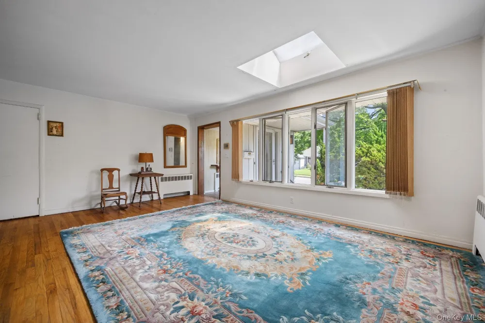 24 Cornell Drive Great Neck, NY 11020