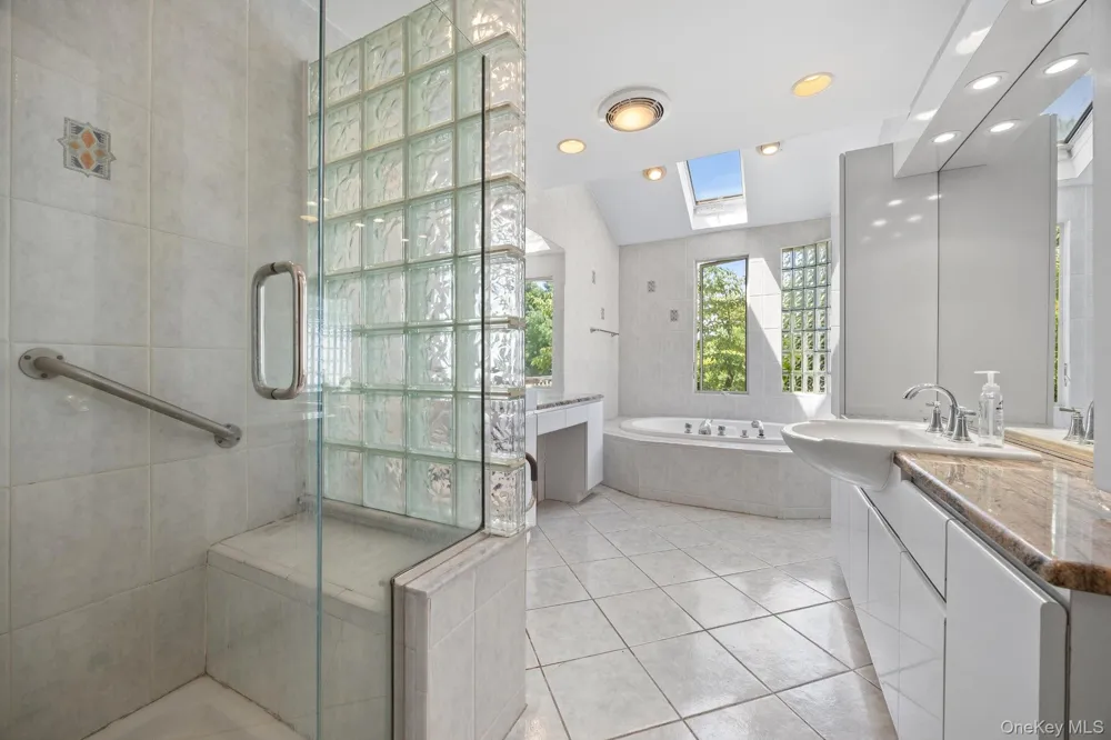 24 Cornell Drive Great Neck, NY 11020
